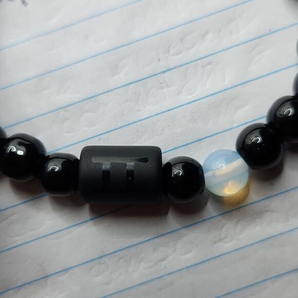♊️ Gemini Zodiac Black Stone Bracelet - Picture 3 of 3